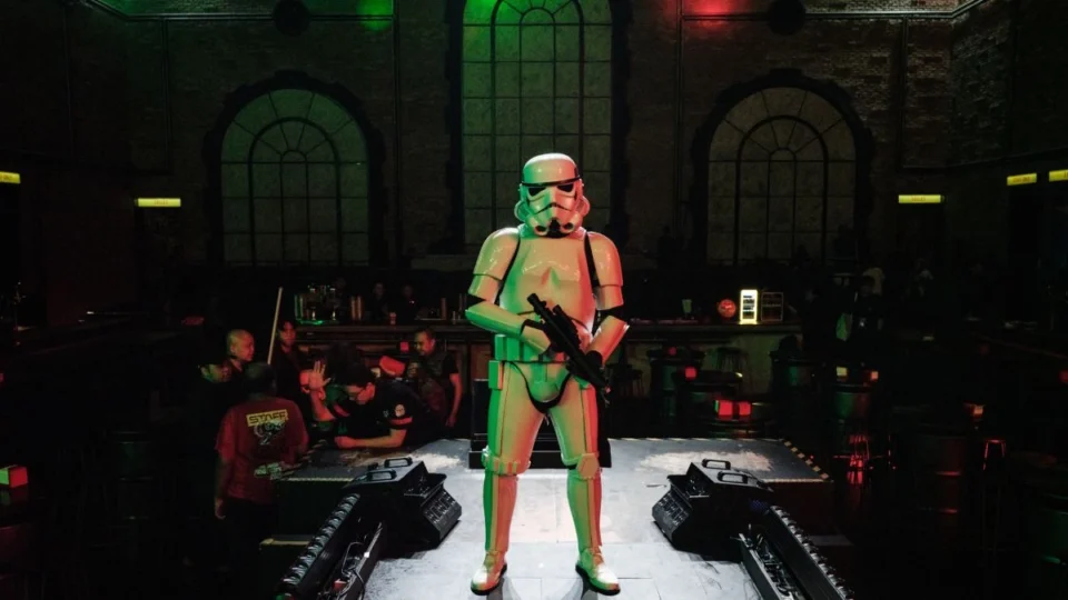 Dia do Orgulho Nerd e Dia da Toalha: o que essas datas significam?