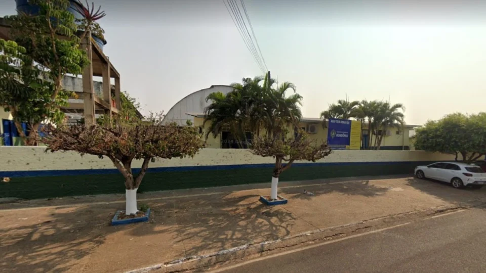 Ex-aluno explode bomba caseira em escola de Cacoal (RO); estudantes ficam feridos
