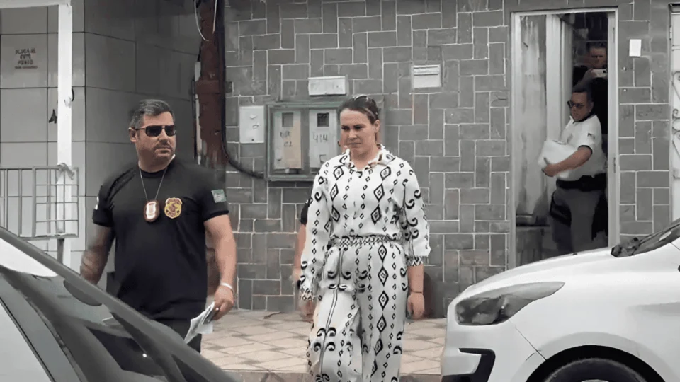 Falsa médica tem prisão mantida pela justiça após atender crianças com doenças em Manaus