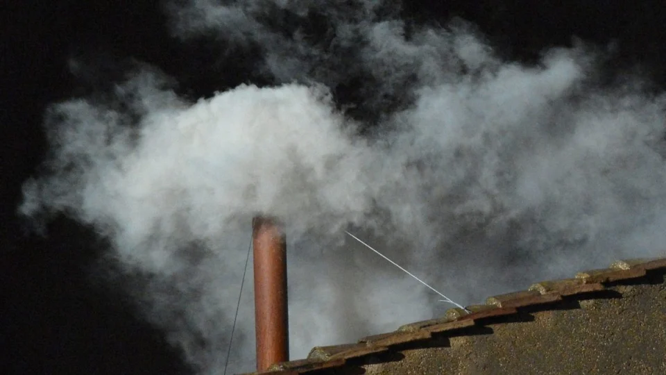 Fumaça do Conclave: veja os horários do sinal que pode anunciar o novo papa