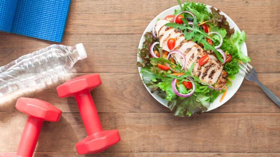 Como hábitos saudáveis no dia a dia ajudam no controle da fome e perda de peso