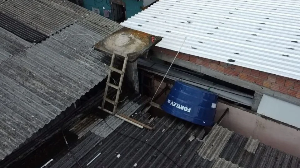 Homem morre ao cair de laje enquanto fazia reparo em caixa d’água em Manaus