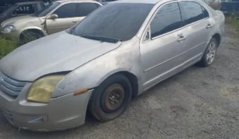 Polícia realiza primeiro leilão de veículos apreendidos com lances a partir de R$ 500 no Amazonas