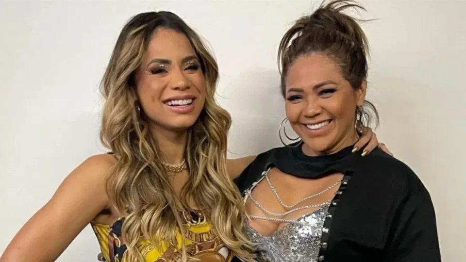 Mãe das cantoras Lexa e Wenny anuncia entrada em plataforma de conteúdo adulto: ‘nu total’