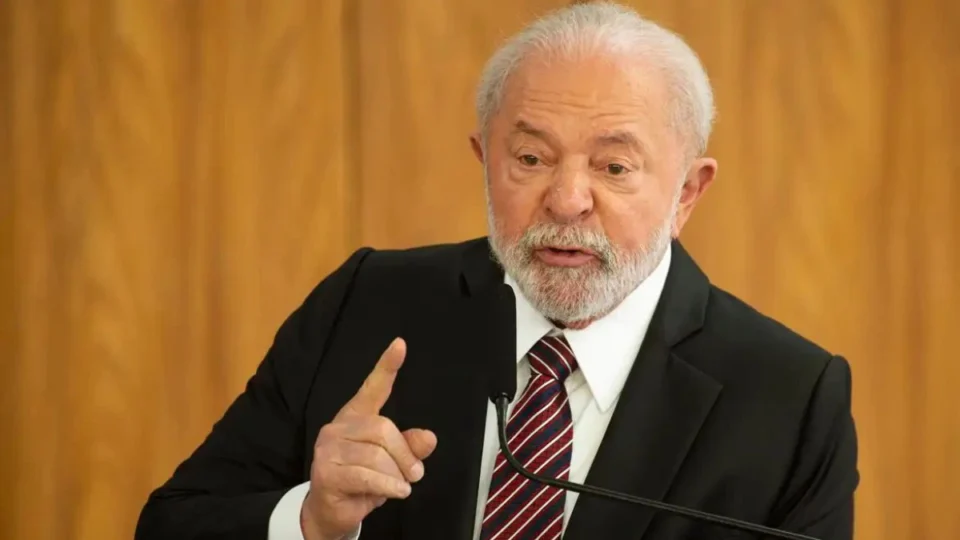 Lula afirma ressarcimento a aposentados por descontos irregulares no INSS