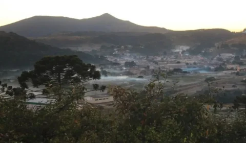 Santa Catarina e Rio Grande do Sul registram neve após chegada de frente fria no Brasil