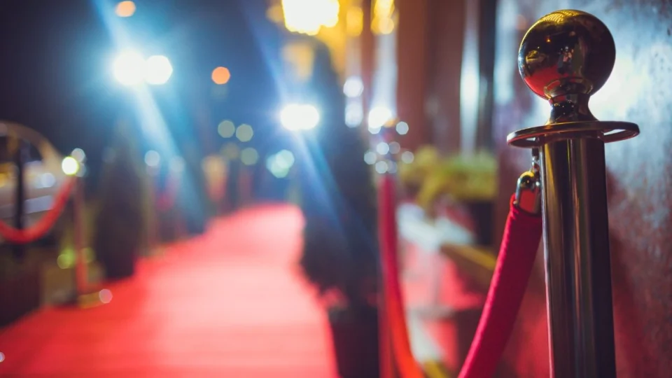 Saiba onde assistir o Met Gala 2025 ao vivo diretamente do Brasil