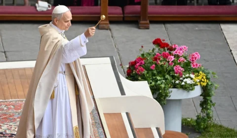 Em missa inaugural no Vaticano, Papa Leão XIV desejou união da igreja