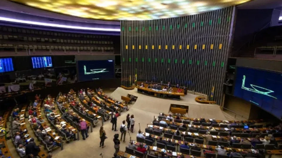 Câmara aprova urgência para projeto que amplia número de deputados federais