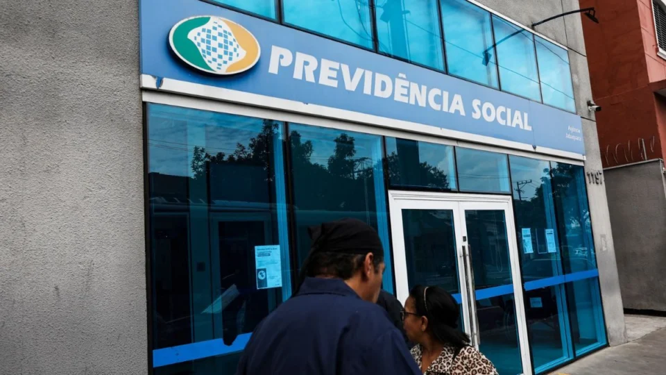 INSS recebe mais de 1 milhão de pedidos de reembolso por descontos não autorizados em aposentadorias