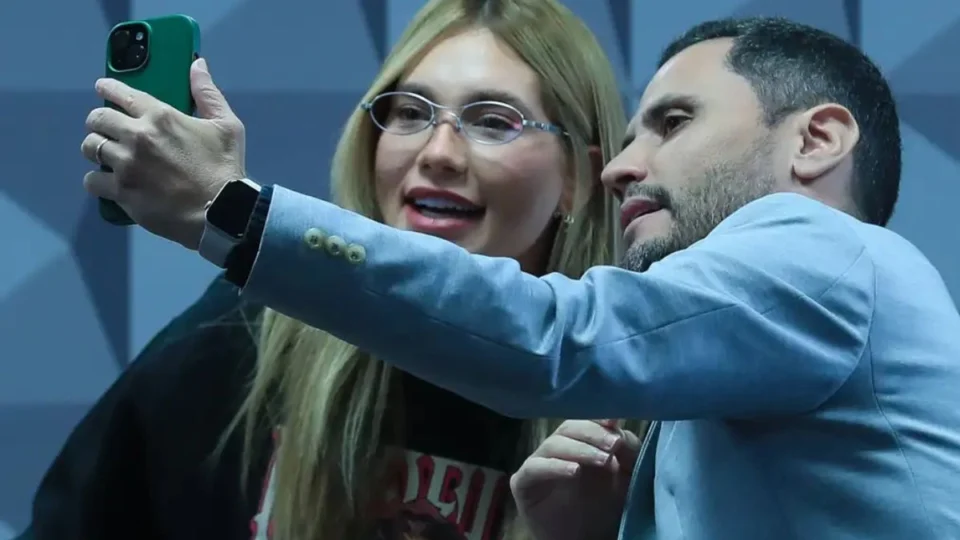 Senador Cleitinho pede que Virgínia Fonseca grave vídeo durante depoimento em CPI das bets