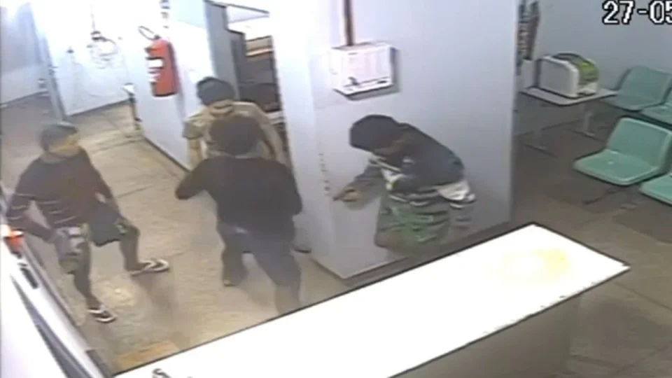 Segundo preso baleado durante tentativa de fuga em delegacia do Amazonas morre no hospital