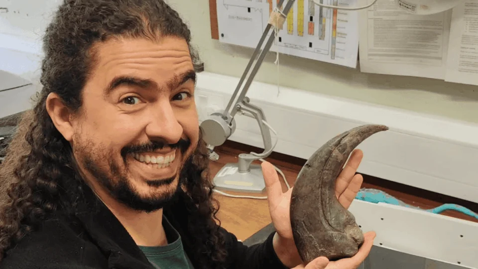 Biólogo youtuber Pirulla sofre AVC e permanece na UTI sem estimativa de alta