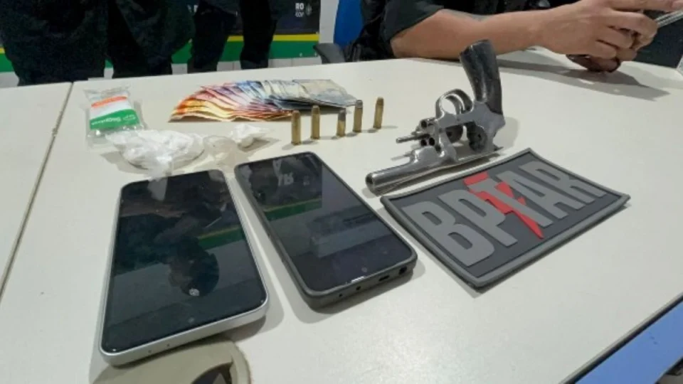 Bar usado para tráfico de drogas é fechado pela PM em Porto Velho; dois são presos