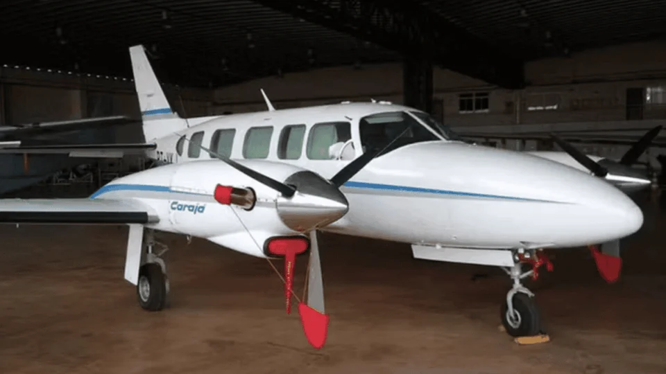 Pneus de avião da PMDF estouram durante pouso em Brasília