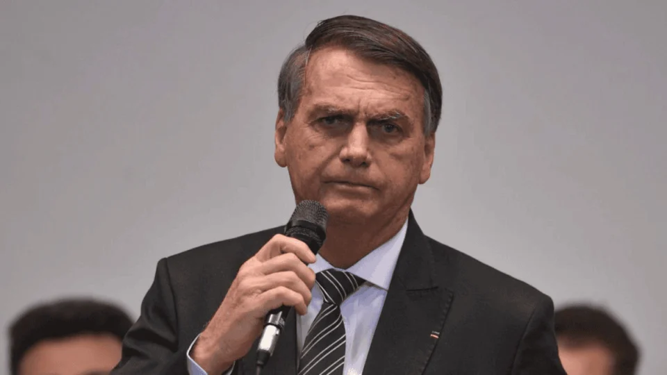 Bolsonaro presta depoimento à PF em investigação sobre atuação de Eduardo nos EUA