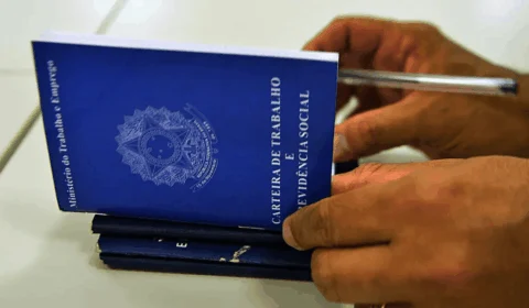 Câmara aprova projeto que atualiza a CLT e inclui meios digitais; entenda