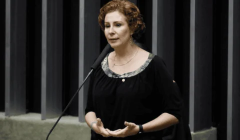 Câmara dá prazo final para Zambelli se manifestar em processo de perda de mandato