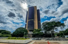 Banco Central vê incerteza global e evita medir impacto de crise no Oriente Médio