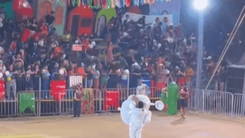 Parte da arquibancada desaba durante festa junina em Araguaína