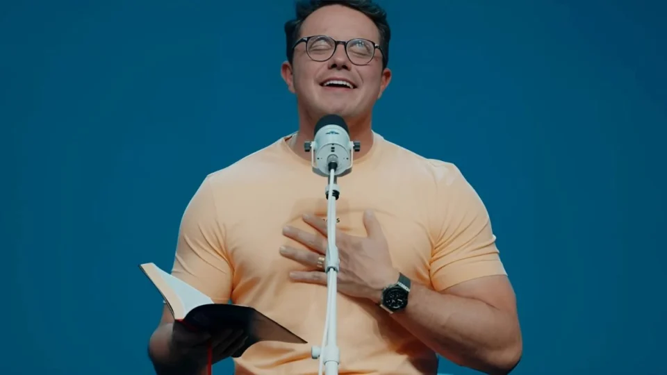 Boa Vista 135 anos: prefeito anuncia Deive Leonardo como atração no aniversário da capital