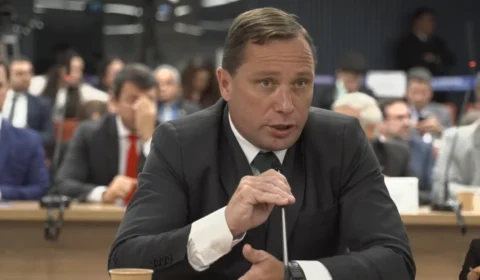 Mauro Cid entrega Bolsonaro: ex-presidente leu e editou minuta do golpe, afirma delator