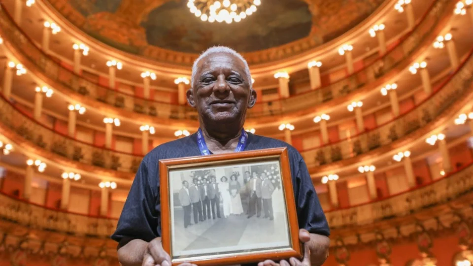 Nonatinho, servidor mais antigo do Teatro Amazonas, morre aos 89 anos