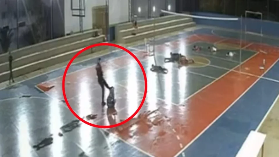 VÍDEO: policial chuta cabeça de aluno em abordagem dentro de escola pública de Roraima