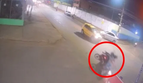 VÍDEO: colisão entre motos deixa mulher com fratura exposta em Porto Velho