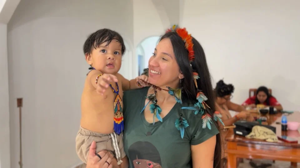 ‘A gente nunca viu um bebê indígena nessas propagandas’: amazonense pode se tornar o novo rosto da Johnson’s Baby