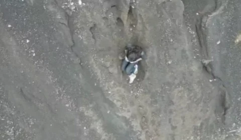 VÍDEO: brasileira cai em trilha de vulcão na Indonésia e aguarda resgate há mais de 14 horas