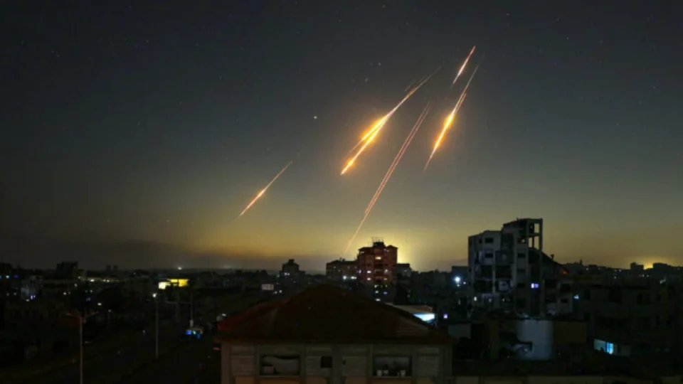 Conflito entre Israel e Irã preocupa ONU; líderes tentam evitar escalada da guerra