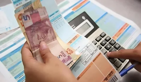 Conta de luz pode subir R$ 525 bilhões até 2040 com derrubada de vetos de Lula, alerta governo