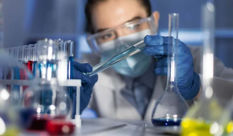 Dia do Químico: veja frases para enviar e homenagear hoje