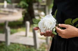 Dia Internacional da Viúva: 5 filmes e séries que falam sobre o luto e o recomeço