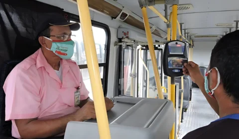 Pagamento em dinheiro volta a ser permitido nos ônibus de Manaus após decisão da Justiça; veja detalhes