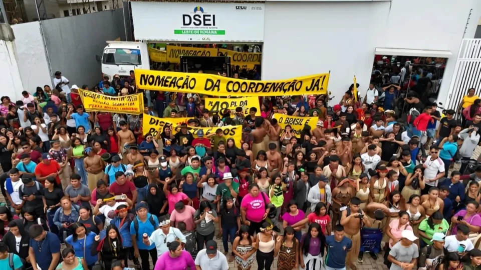 Indígenas deixam sede do DSEI-Leste após um mês de mobilização em Boa Vista