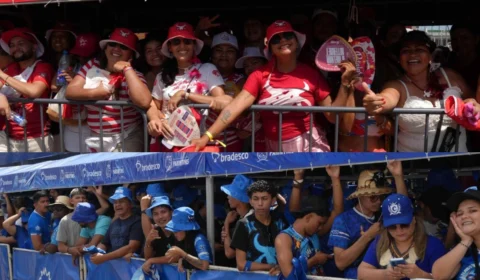 ‘Segurança, tô indo ao banheiro’: vídeo mostra regras rígidas para filas das galeras em Parintins 2025