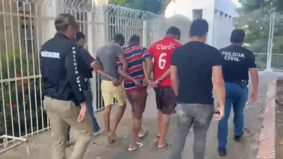 VÍDEO: trio é preso suspeito de matar e enterrar homem em cova rasa após briga com esposa em Porto Velho