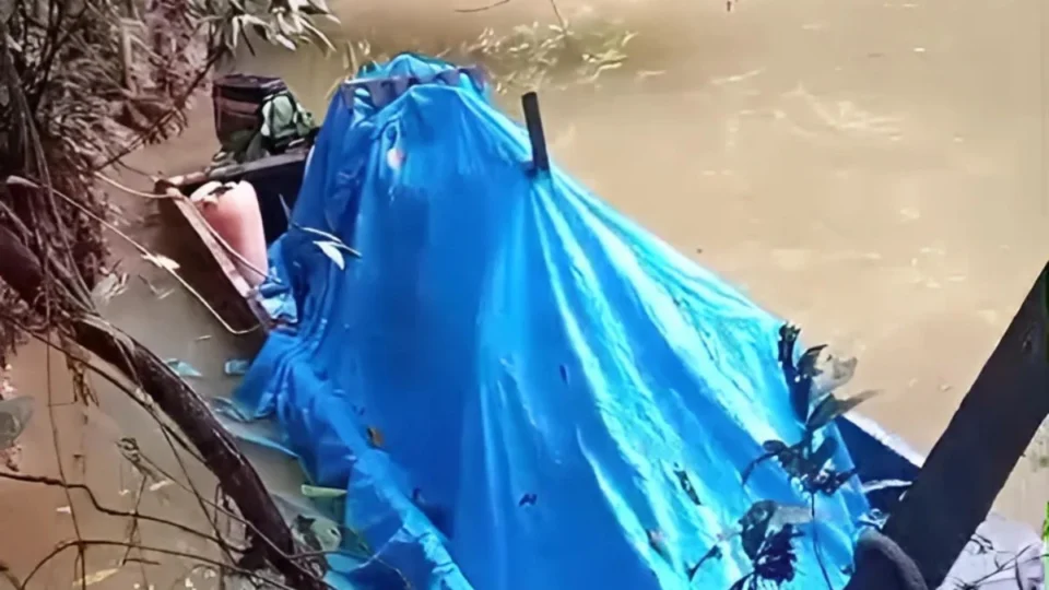 Homem morre após explosão de draga de garimpo ilegal destruída no Amazonas