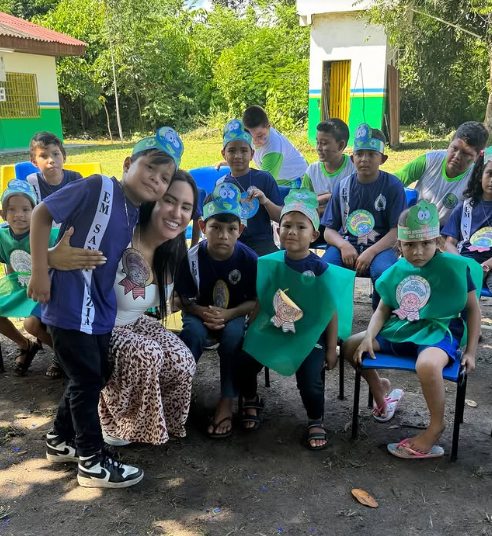 Isabelle realiza ação de educação ambiental em Manaus
