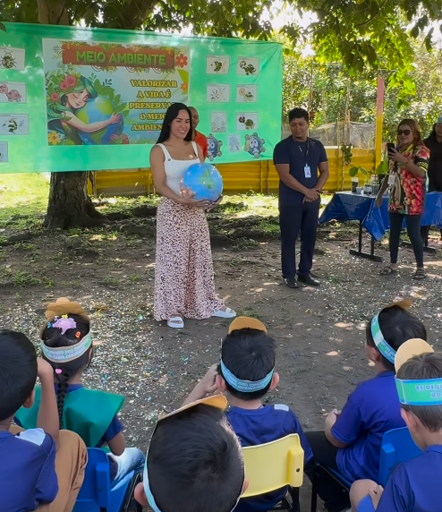 Isabelle realiza ação de educação ambiental em Manaus