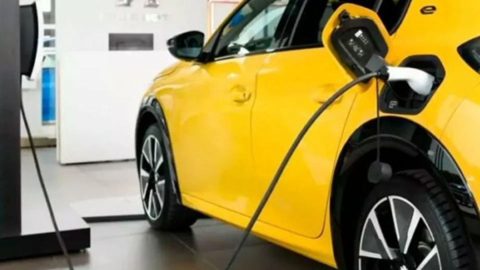 Aleam aprova desconto de 50% no IPVA para veículos elétricos no Amazonas