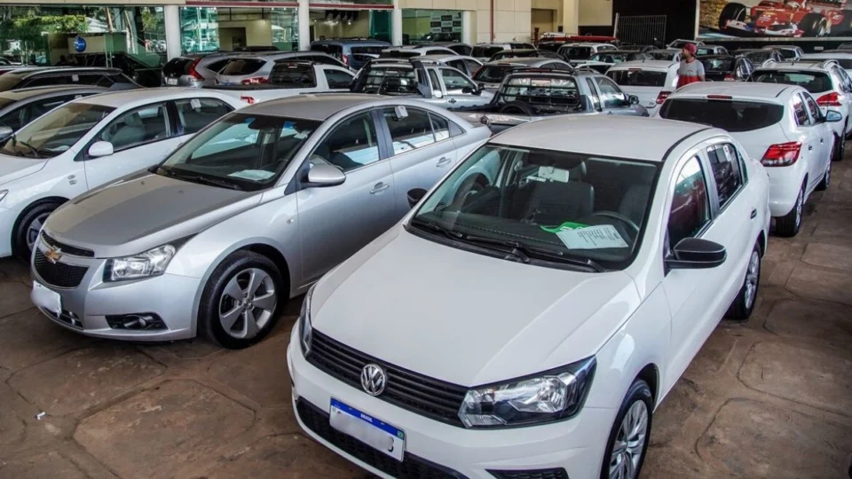 Leilão do Detran-RR tem Hilux por R$ 8,3 mil e Gol por R$ 922; veja como participar