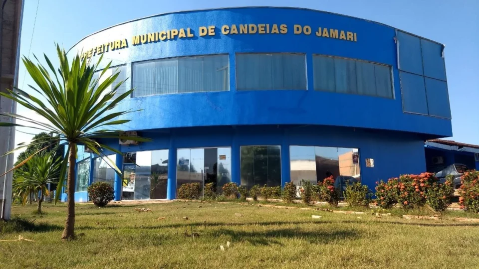 Prefeitura de Candeias do Jamari abre seleção com salários de até R$ 10 mil