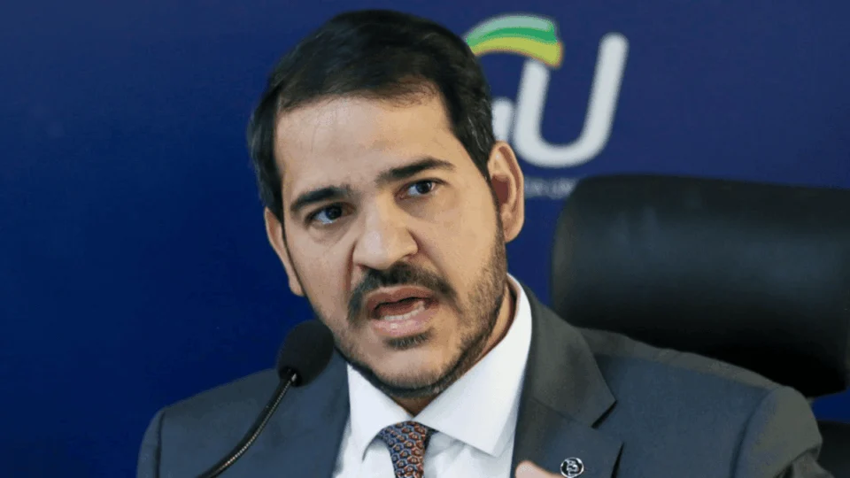 AGU aponta violação de poderes e recorre ao STF para restaurar decreto do IOF