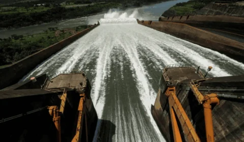 Gastos da Itaipu com MST e COP30 entram na conta de luz e levantam suspeitas