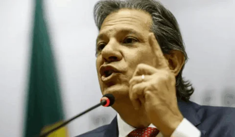 ‘Brasil não vai sair da mesa de negociação’, diz Haddad sobre tarifaço de Trump