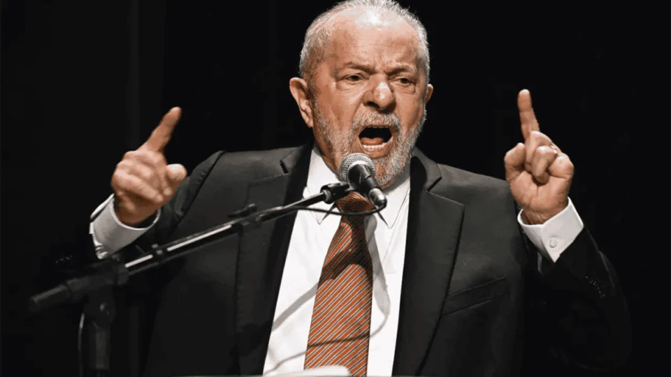 Lula pressiona União Brasil por apoio após ataques de presidente da sigla