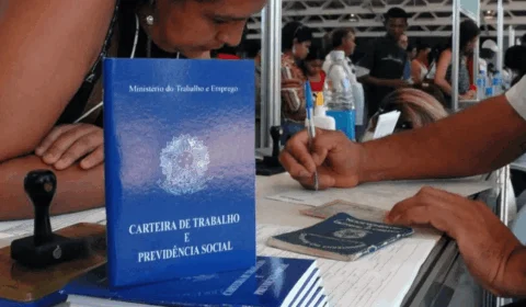 Desemprego cai para 5,8% e renda do trabalhador atinge recorde, aponta IBGE